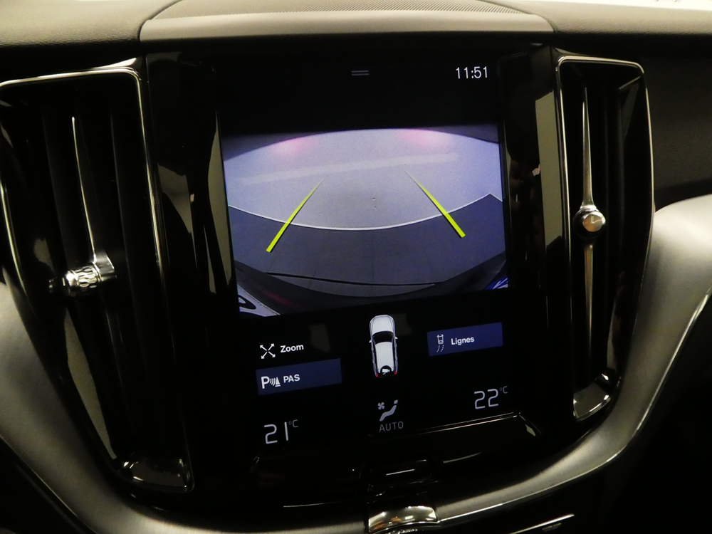 XC60 T8 TWIN ENGINE 303 + 87CH MOMENTUM GEARTRONIC 2019 occasion 77100 Nanteuil-l&egrave;s-Meaux