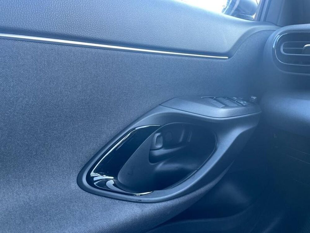 Yaris Cross TOYOTA YARIS CROSS 116H 2WD DESIGNPACKCARGO VD MY25 2025 occasion 13400 Aubagne