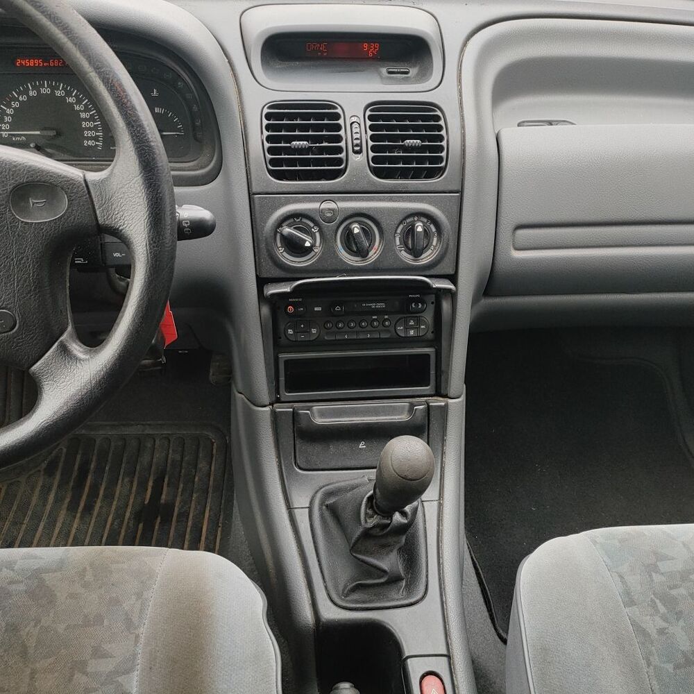 Laguna 1.8 95CH RTE ABS 1997 occasion 50720 Barenton