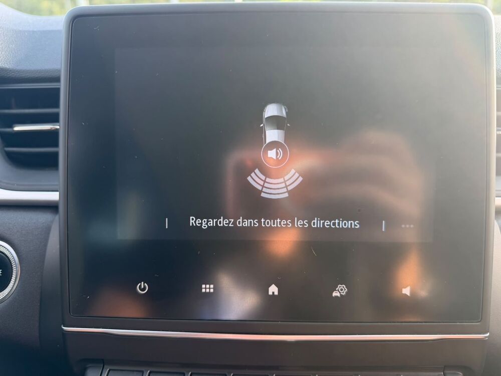 Captur 1.6 E-TECH HYBRIDE 145CH EVOLUTION / ATTELAGE / TVA RECUPERA 2023 occasion 38130 ECHIROLLES