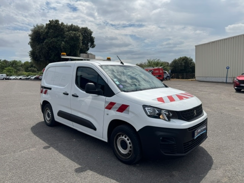 Partner PURETECH 110CH S&S PREMIUM 3PLACES 2022 occasion 16400 Puymoyen