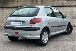 206 1.4 HDI EXECUTIVE 5P 2005 occasion 13400 AUBAGNE