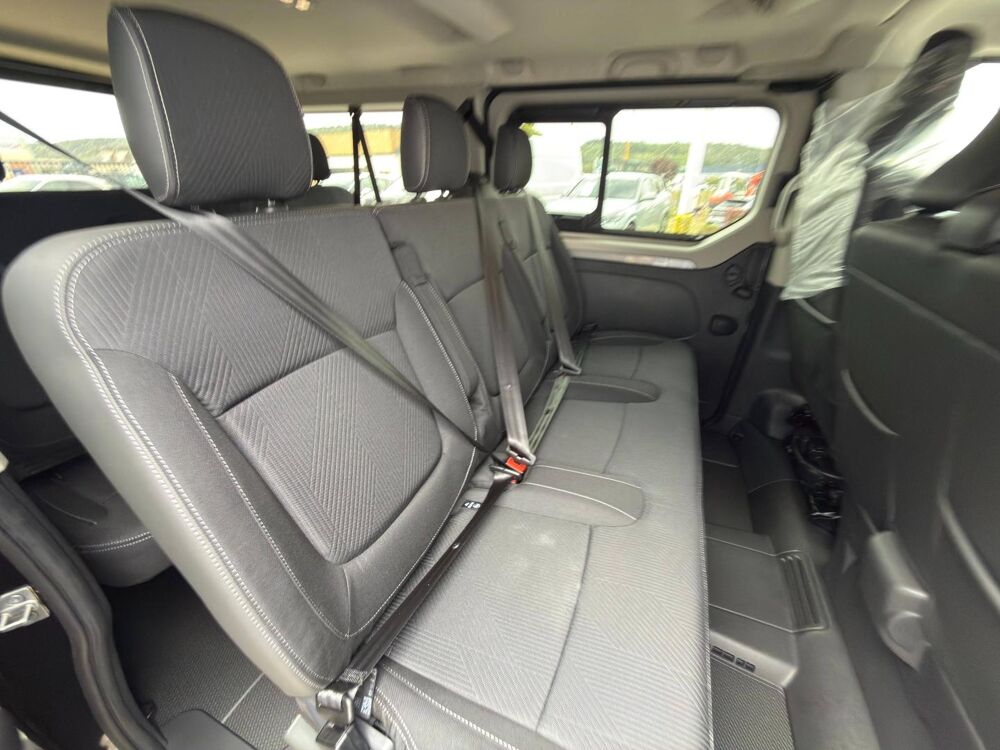 Trafic combi Grand 2.0 dCi 170ch Techno auto -26 2026 occasion 27930 Normanville