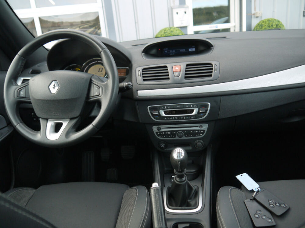 M&eacute;gane III CC 1.9 DCI 130CH DYNAMIQUE / DISTRIBUTION FAITE 2011 occasion 38260 La C&ocirc;te-Saint-Andr&eacute;