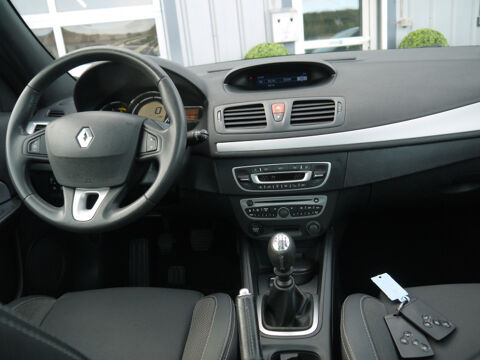 M&eacute;gane III CC 1.9 DCI 130CH DYNAMIQUE / DISTRIBUTION FAITE 2011 occasion 38260 La C&ocirc;te-Saint-Andr&eacute;