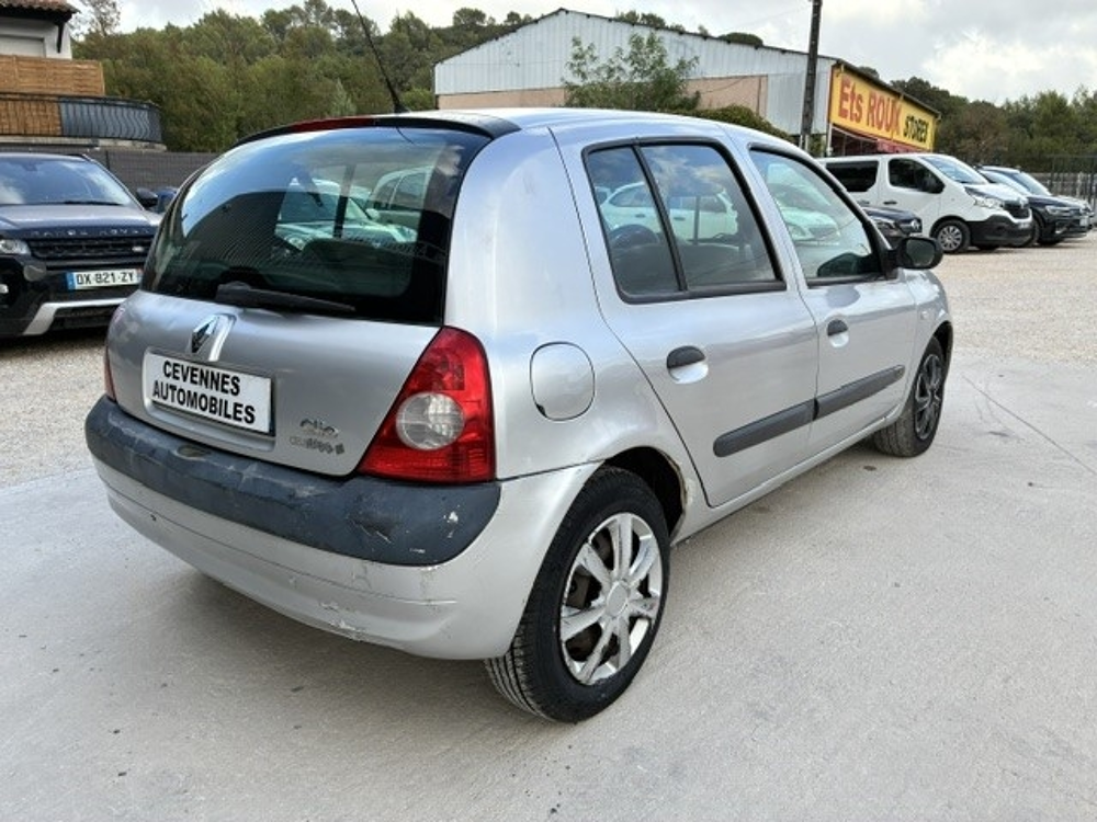 Clio II 1.5 DCI 65CH CAMPUS CLIM DISTRIBUTION NEUVE 2006 occasion 30360 V&eacute;z&eacute;nobres