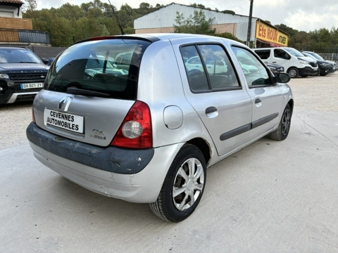 Clio II 1.5 DCI 65CH CAMPUS CLIM DISTRIBUTION NEUVE 2006 occasion 30360 V&eacute;z&eacute;nobres