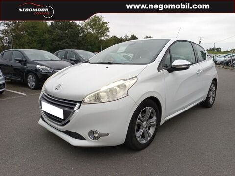 Peugeot 208 1.6 E-HDI FAP ALLURE 3P 2012 occasion Châtillon-en-Vendelais 35210