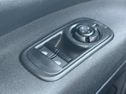 500 E 118CH PACK CONFORT 42KWH 2023 occasion 16400 Puymoyen