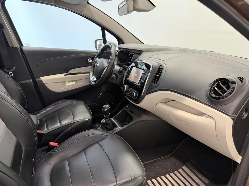 Captur 1.2 TCe 120ch energy Initiale Paris 2017 occasion 78520 LIMAY