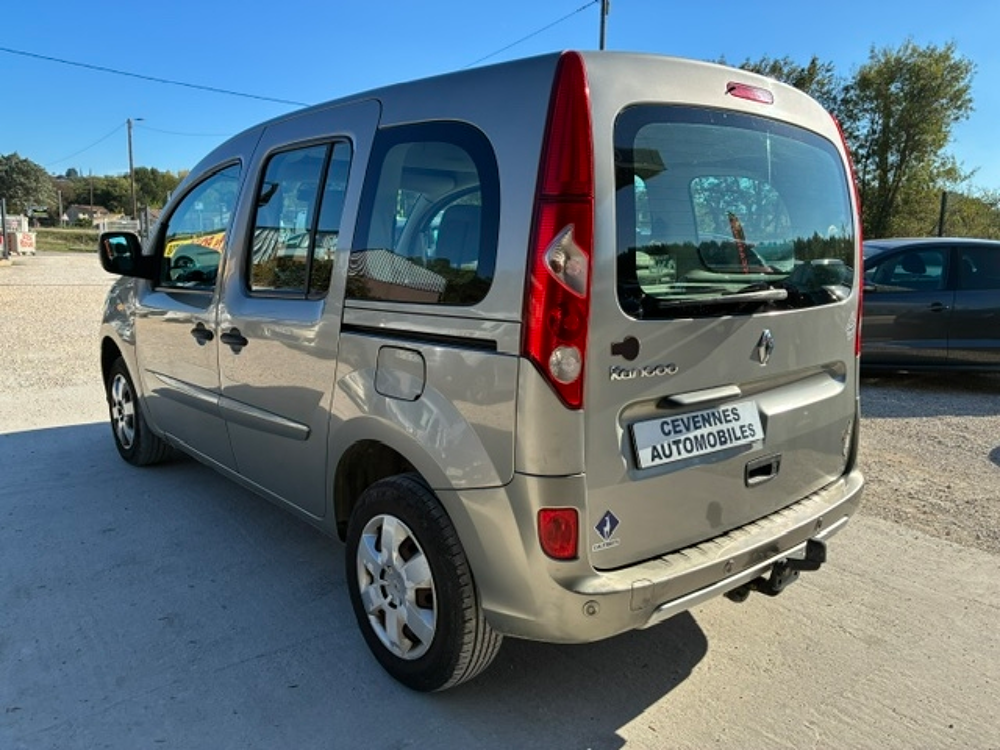 Kangoo 1.5 DCI 85CH EXPRESSION DISTRIBUTION NEUVE 2010 occasion 30360 V&eacute;z&eacute;nobres
