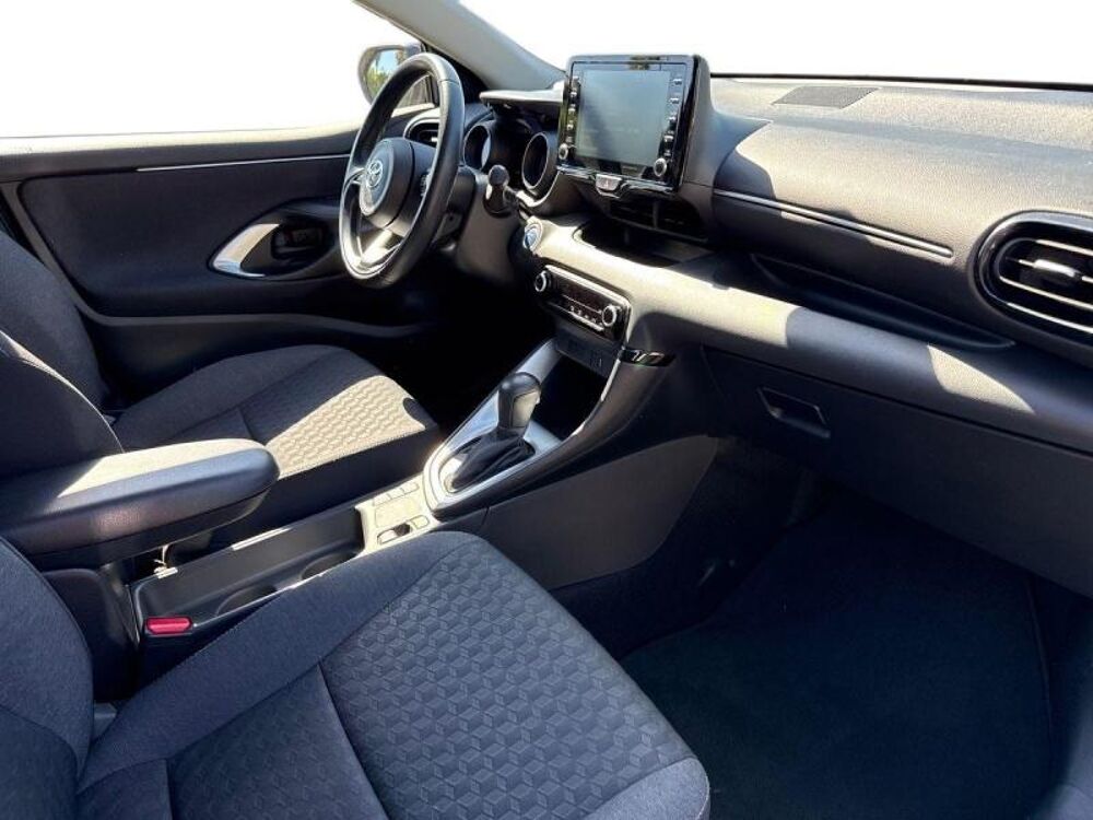 Yaris 116h Design 5p MY22 2023 occasion 13730 Saint-Victoret
