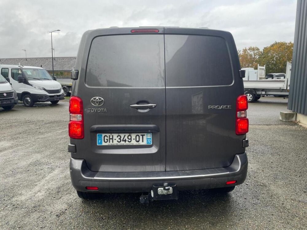 Proace Medium 2.0 D-4D 180 Cabine Approfondie Business BVA 6 Place 2022 occasion 17450 Saint-Laurent-de-la-Pr&eacute;e