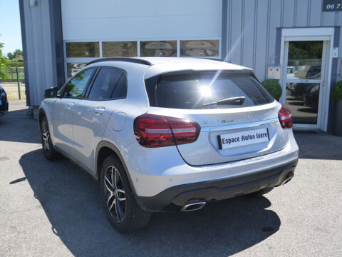 Classe GLA 200 D SENSATION 7G-DCT / DISTRIBUTION A CHAINE 2017 occasion 38260 La C&ocirc;te-Saint-Andr&eacute;