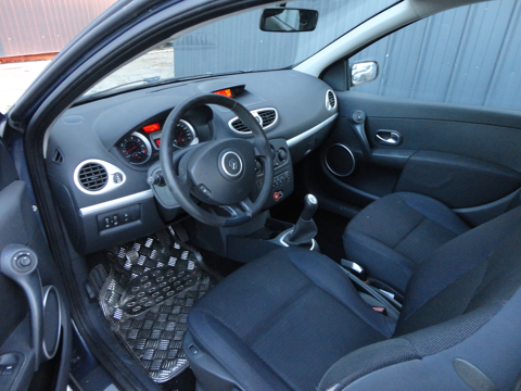 Clio III 1.616V 88CH CONFORT PACK CLIM EXPRESSION 3P 2006 occasion 82000 Montauban