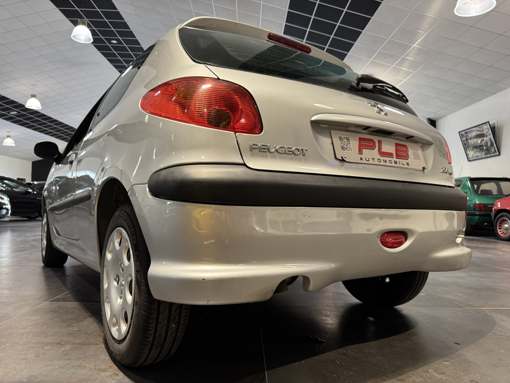 206 1.4 HDI 67000 KM PREMIERE MAIN 2004 occasion 12000 RODEZ
