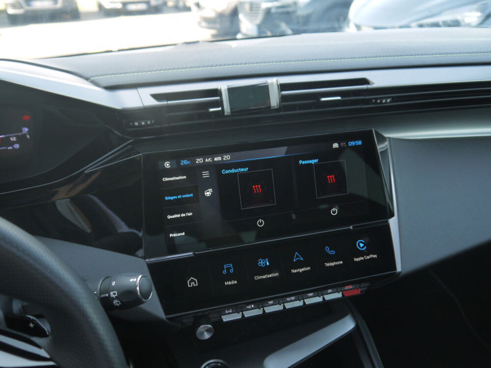 308 180CH GT PACK E-EAT8 HYBRIDE RECHARGEABLE / TOIT OUVRANT / 2 2024 occasion 38260 La C&ocirc;te-Saint-Andr&eacute;