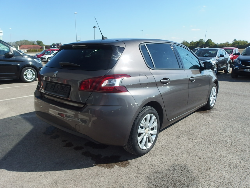 308 1.6 BLUEHDI 100CH STYLE S&S 5P 2016 occasion 10600 Savi&egrave;res