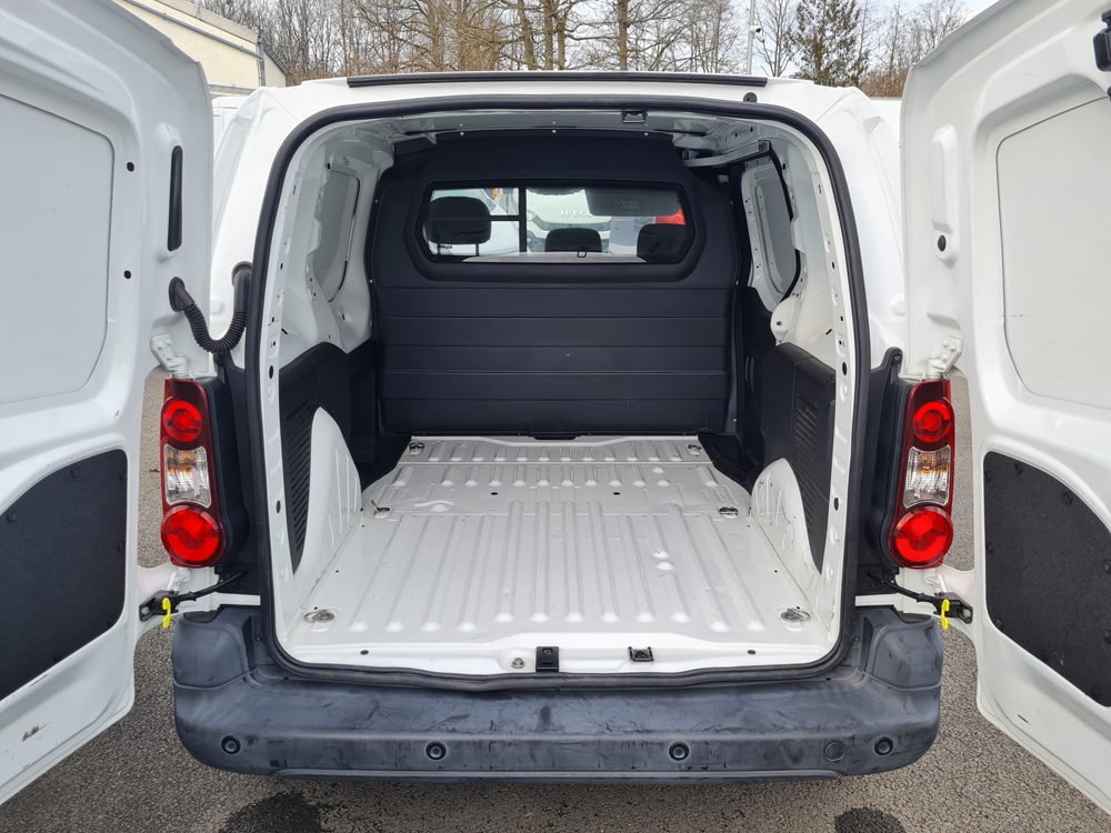 Partner STANDARD 1.6 BLUEHDI 100CH PREMIUM 2017 occasion 28630 Nogent-le-Phaye