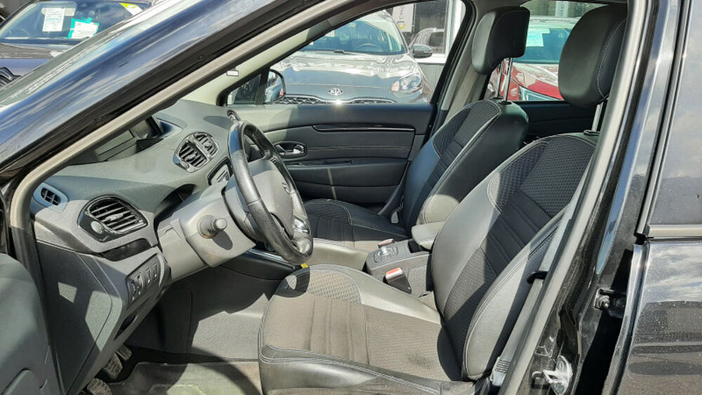 Sc&eacute;nic III 1.5 DCI 110CH ENERGY BOSE ECO&sup2; 2015 2015 occasion 08000 Warcq