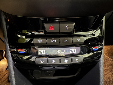 208 1.6 E-HD I115 CV ALLURE 5P 86 000 KM PLBA AUTO 2012 occasion 12000 RODEZ