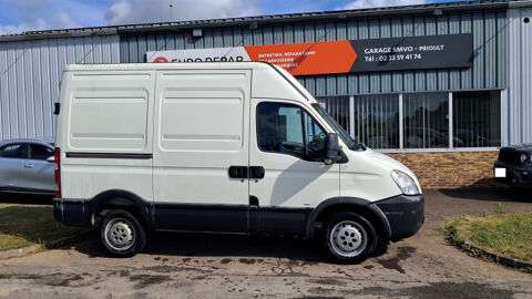 Iveco Daily FOURGON 29L10 2007 occasion Barenton 50720
