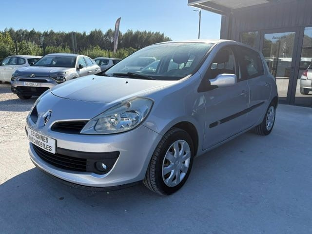 Clio III 1.5 DCI 85CH EXPRESSION 5 PORTES DISTRIBUTION NEUVE 2008 occasion 30360 V&eacute;z&eacute;nobres