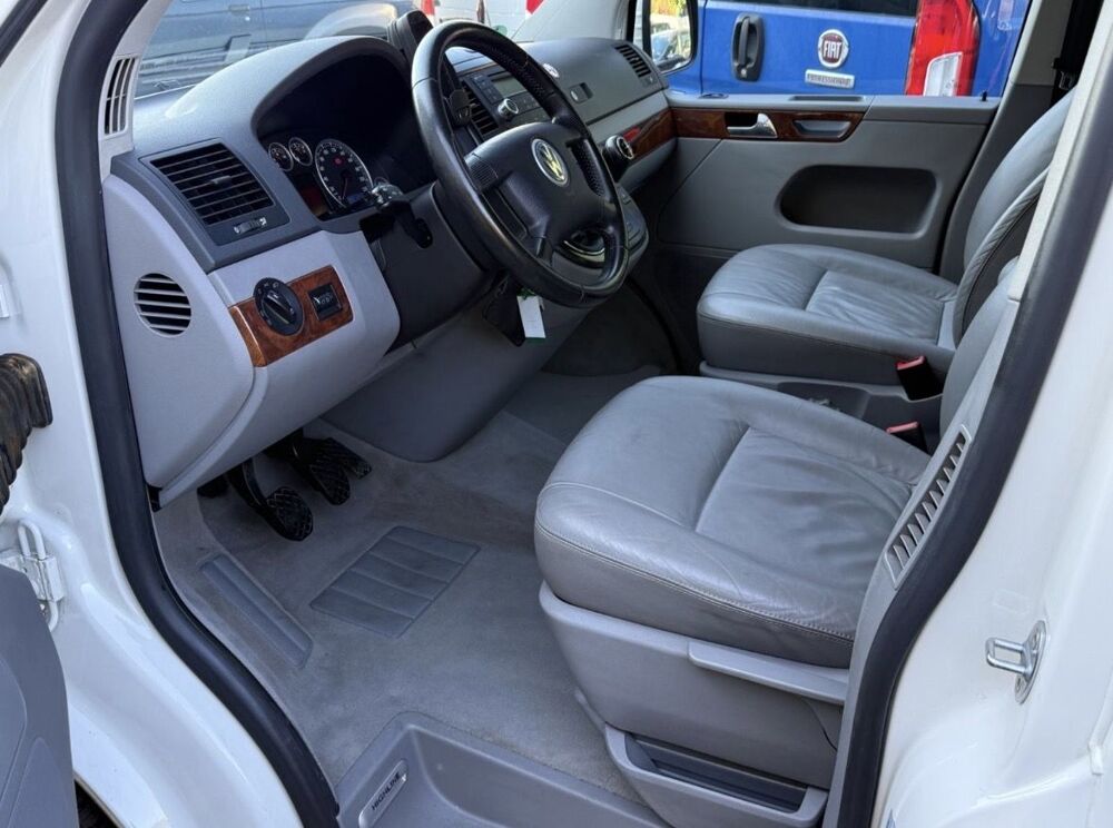 MULTIVAN 2.5 TDI 174CH HIGHLINE 7 PLACES 2006 occasion 85400 Sainte-Gemme-la-Plaine