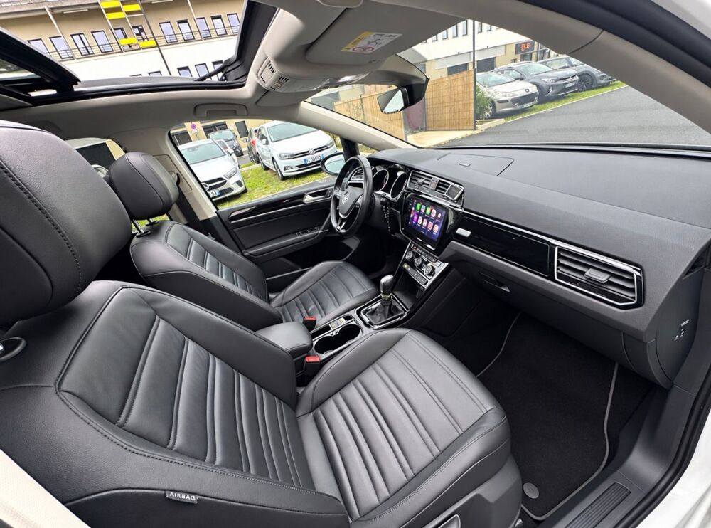 Touran 1.5 TSI EVO 150CH R-LINE DSG7 / 7 PLACES / TOIT OUVRANT / CA 2019 occasion 94260 Fresnes