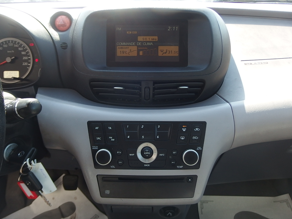 Almera Tino 2.2 DCI 112CH ACENTA 2004 occasion 10600 Savi&egrave;res