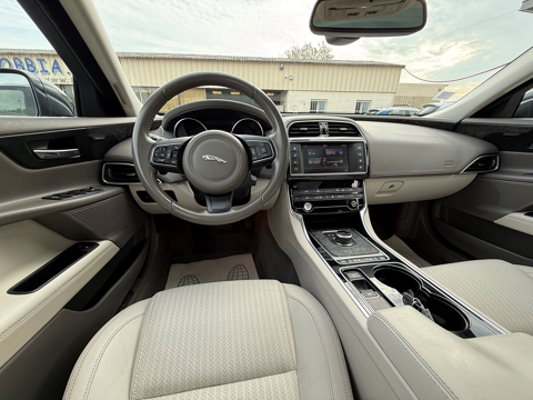 XE 2.0D 163CH E-PERFORMANCE PORTFOLIO BVA8 2017 occasion 70210 Montdor&eacute;