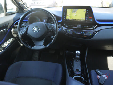 C-HR 122H GRAPHIC 2WD E-CVT / DISTRIBUTION A CHAINE 2018 occasion 38260 La C&ocirc;te-Saint-Andr&eacute;