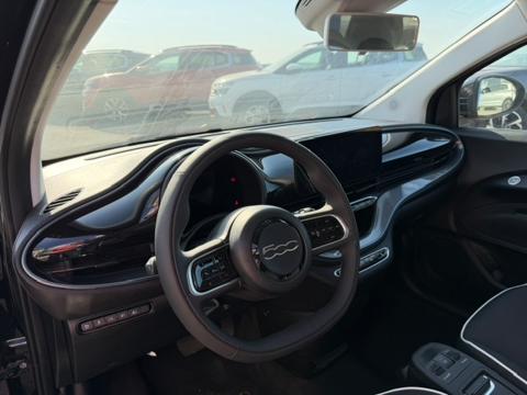 500 E 118CH PACK CONFORT 42KWH 2023 occasion 16400 Puymoyen