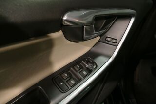 XC60 D4 181CH XENIUM GEARTRONIC 2014 occasion 22100 Dinan