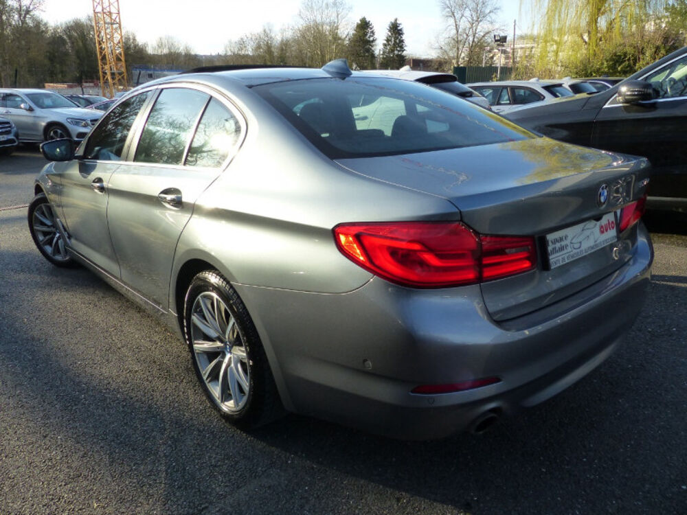 S&eacute;rie 5 (G30) 530EA IPERFORMANCE 252CH LUXURY 2018 occasion 77144 Mont&eacute;vrain