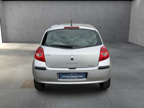 Clio III 1.2 16V 75CH PACK AUTHENTIQUE 5P SEULEMENT 15460 KM !!! 2006 occasion 88200 Saint-Nabord