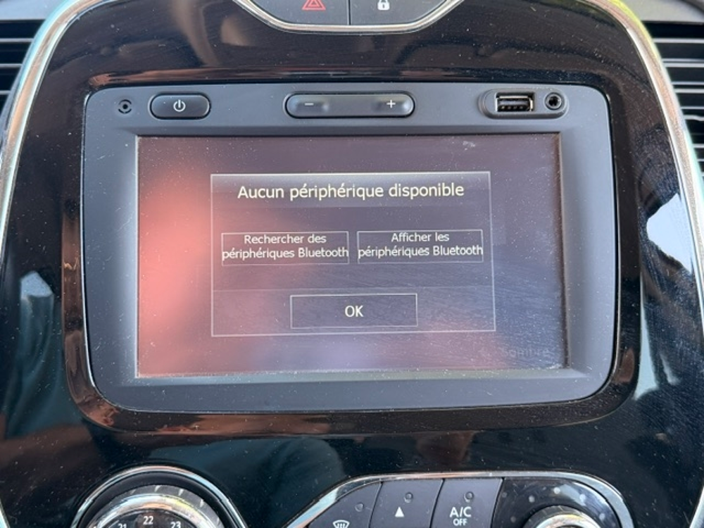 Captur 0.9 TCE 90CH S&S ENERGY INTENS 2015 occasion 16400 Puymoyen