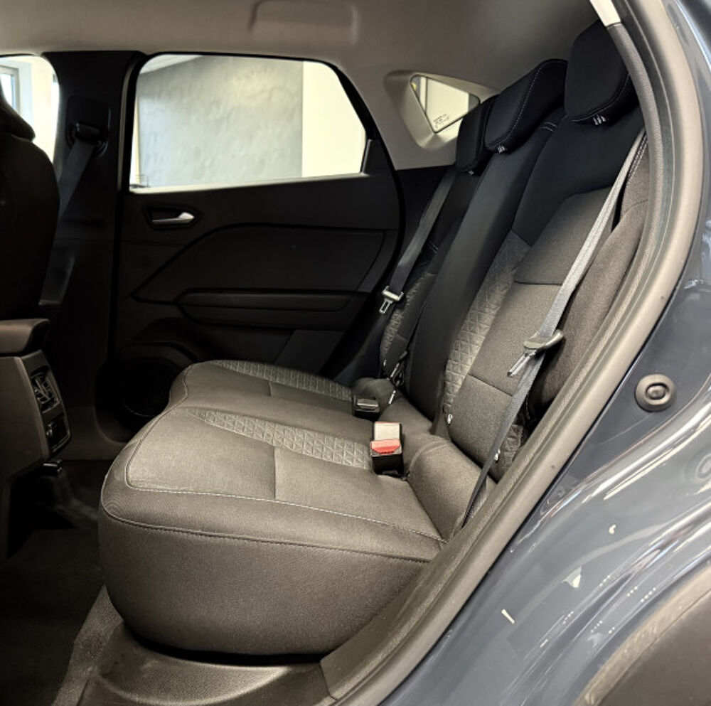 Captur 180,30/MOIS* / 1.6 E-TECH HYBRIDE RECHARGEABLE 160CH BUSINES 2022 occasion 57350 Stiring-Wendel