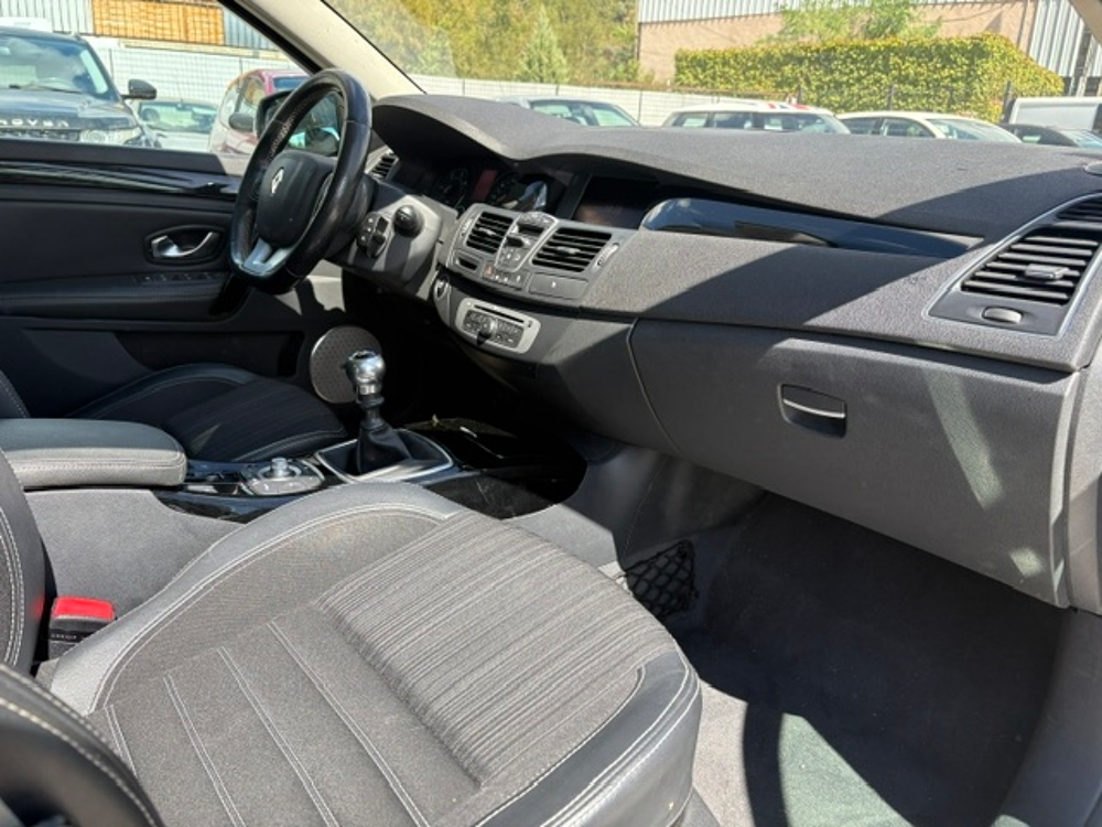 Laguna III 2.0 DCI 130CH ENERGY BOSE EDITION ECO&sup2; 2014 occasion 30360 V&eacute;z&eacute;nobres