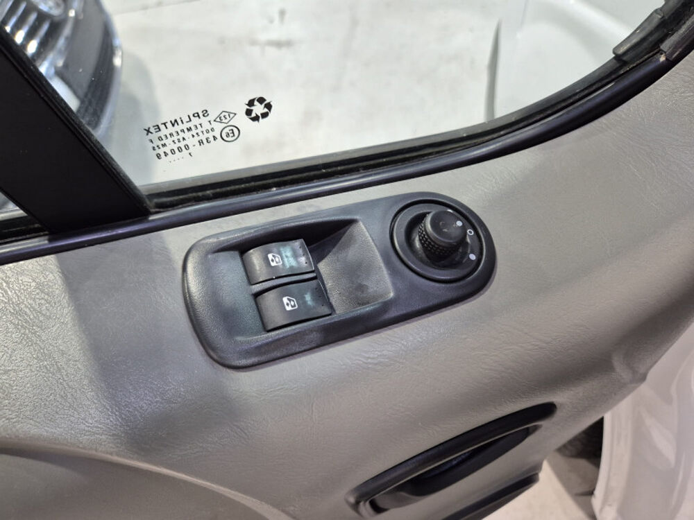 Vivaro 2.0 CDTI90 C1 PACK CLIM 2007 occasion 95200 Sarcelles