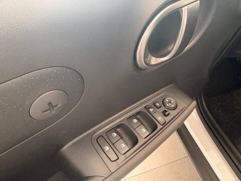 Inster 49 kWh 115ch Intuitive 5pl 2026 occasion 78200 BUCHELAY
