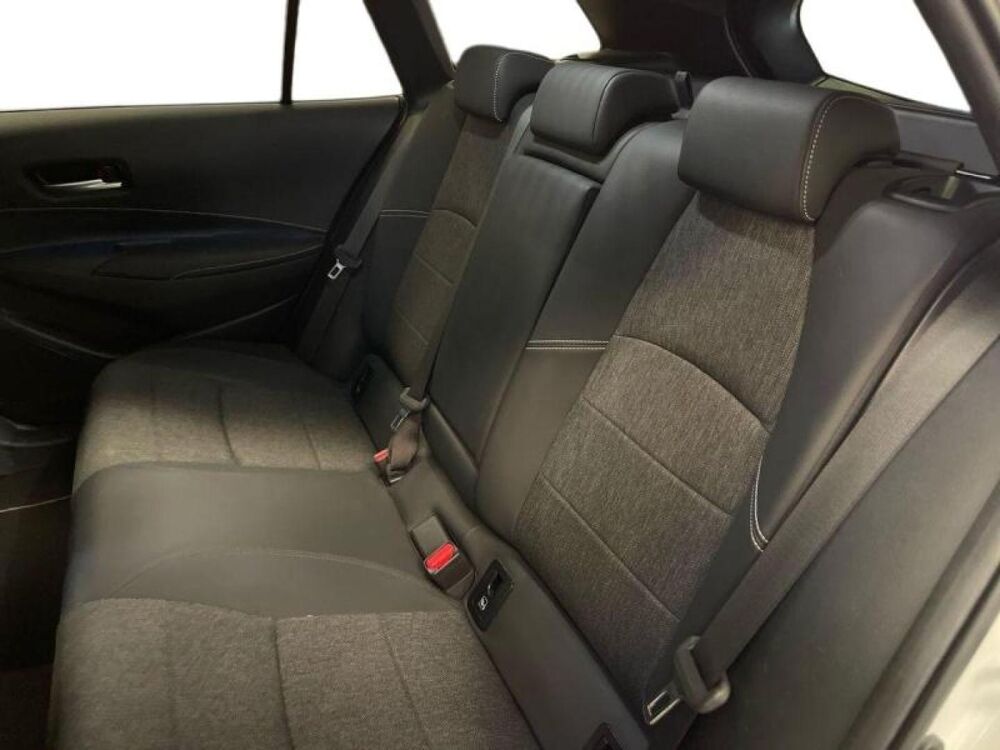 Corolla 1.8 140ch Design MY25 2026 occasion 13400 Aubagne
