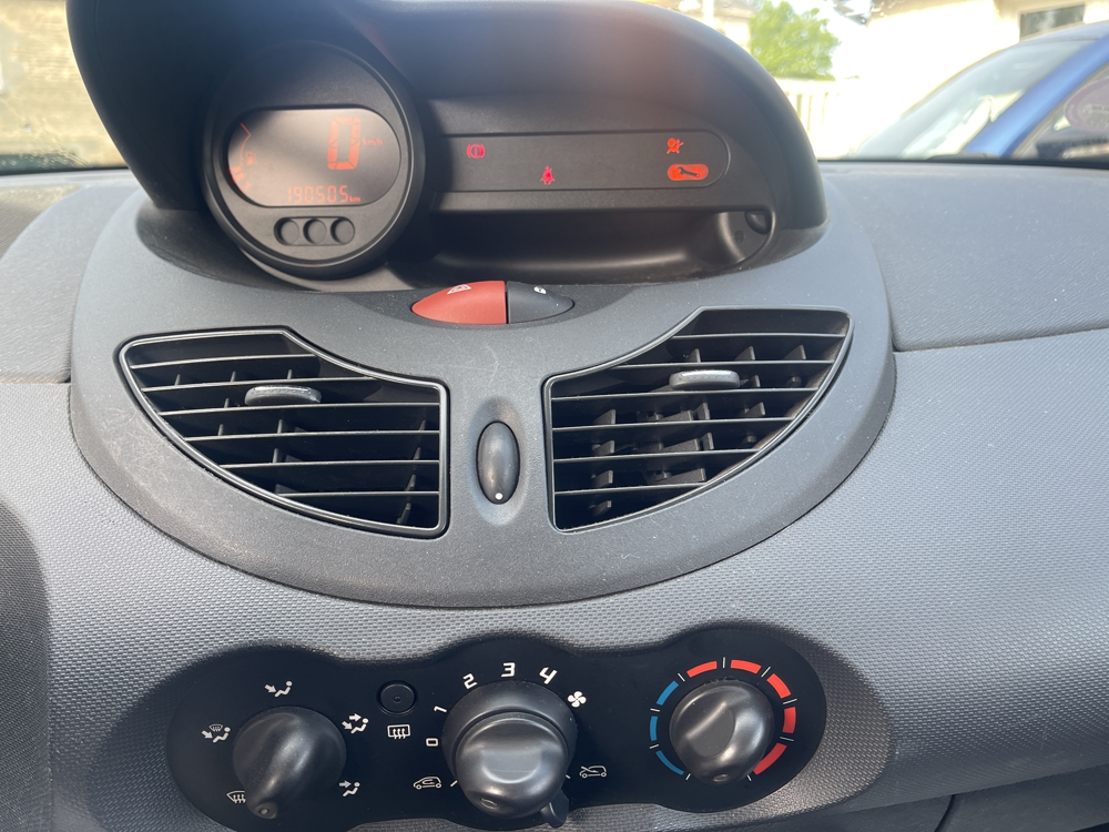 Twingo II 1.2 LEV 16V 75CH AUTHENTIQUE ECO&sup2; 2012 occasion 61000 Alen&ccedil;on