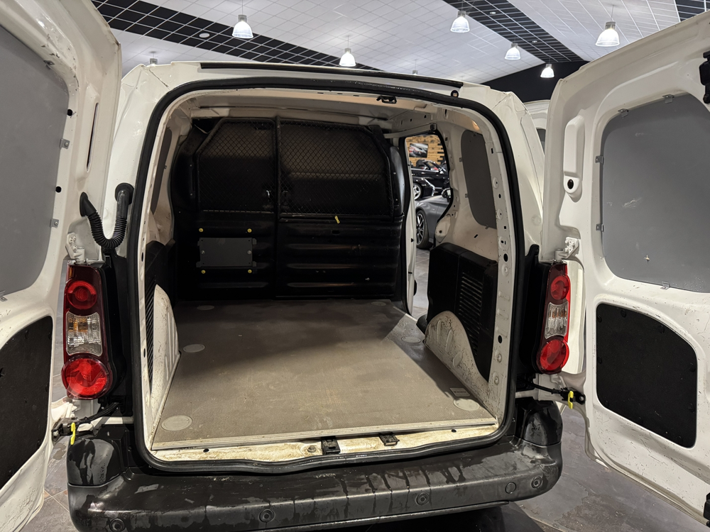Berlingo 1.6 BLUE HDI 63400 KM PREMIERE MAIN 9990 TTC 2016 occasion 12000 RODEZ