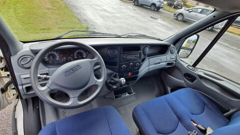Iveco Daily FOURGON 29L10 2007 occasion Barenton 50720