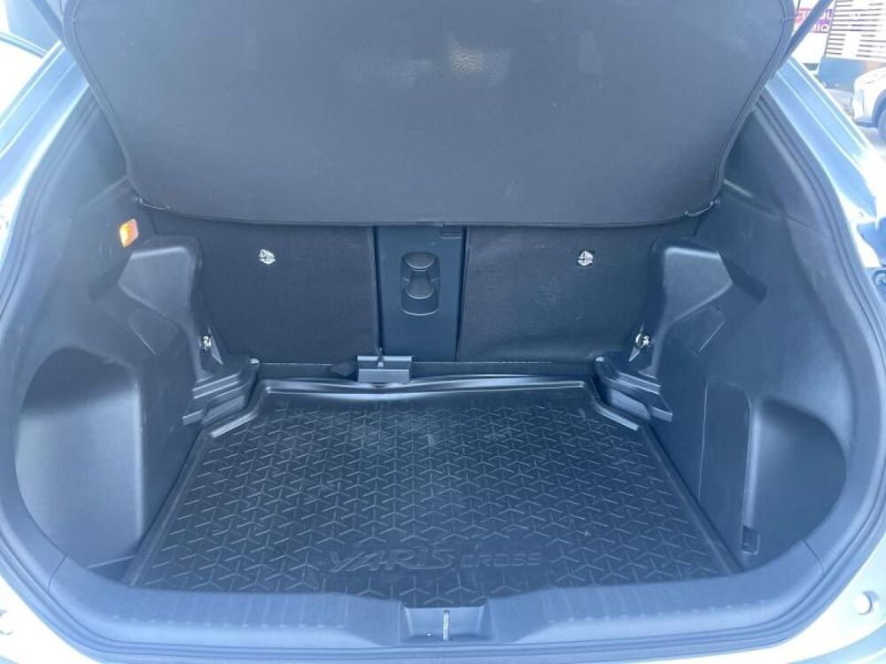 Yaris Cross TOYOTA YARIS CROSS 116H 2WD DESIGNPACKCARGO VD MY25 2025 occasion 13400 Aubagne