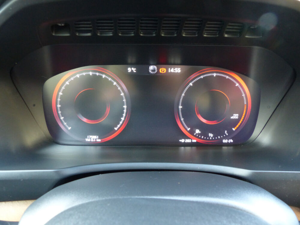 XC90 D5 AWD 225CH INSCRIPTION GEARTRONIC 7 PLACES 2015 occasion 77144 Mont&eacute;vrain