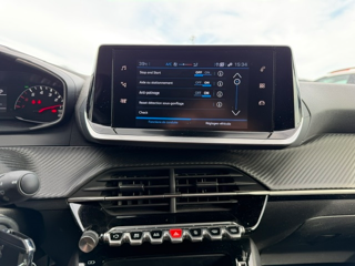 208 1.2 PURETECH 100CH S&S STYLE EAT8 + GPS 2023 occasion 16400 Puymoyen