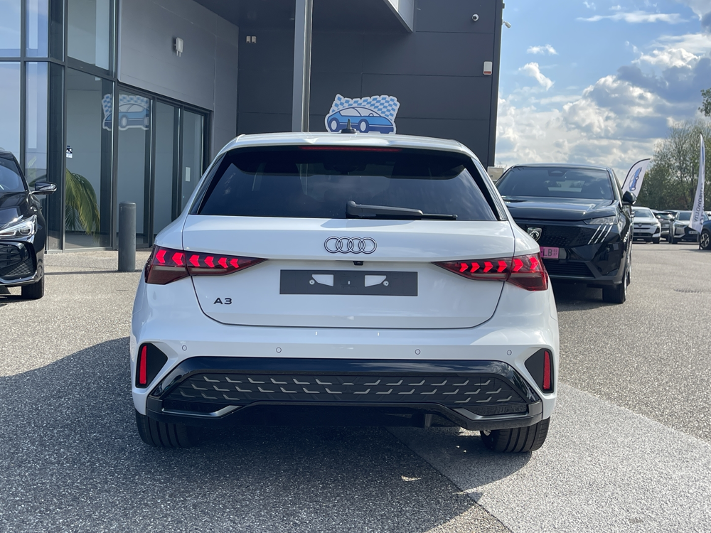 A3 1.5 TFSI 150CH HYBRIDE S LINE S TRONIC 7 2026 occasion 33700 M&eacute;rignac