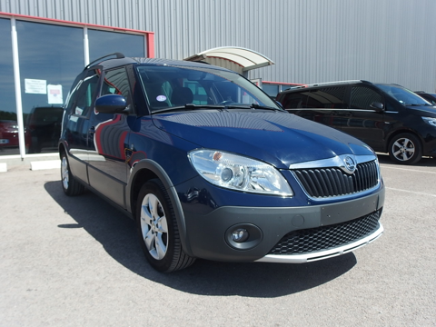 Annonce voiture Skoda Roomster 7400 €